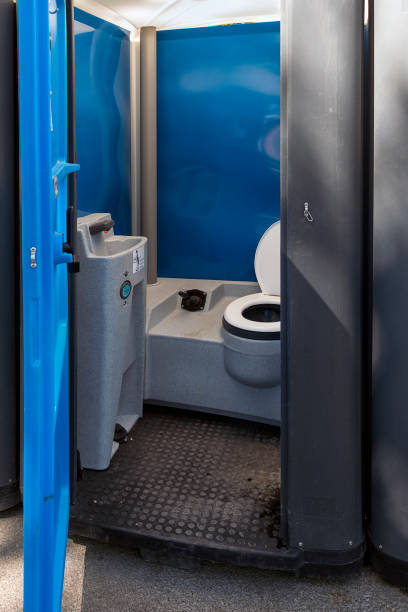 Best Porta potty delivery and setup  in Sandwich, IL